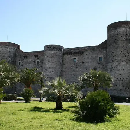 Pensión New Rubik's Castle
